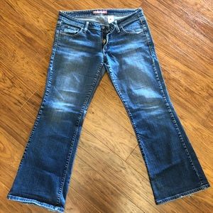 Levi’s 524 Jeans
